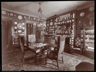 Ein Speisezimmer in David Belascos Residenz, 1903 oder 1904